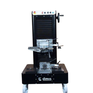 Machine industrielle sur roulettes pour ateliers.